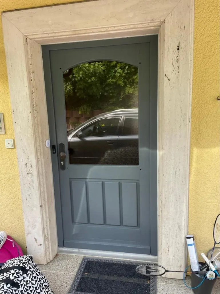 Apartment Ferienwohnung An Der Romantischen Strasse Direkt A3 Und A81 Eisingen